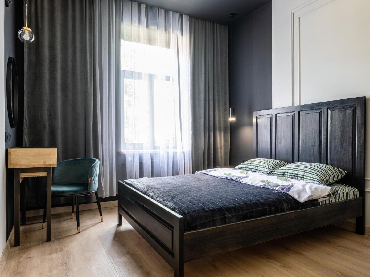 Modern Apartment Лвив Екстериор снимка
