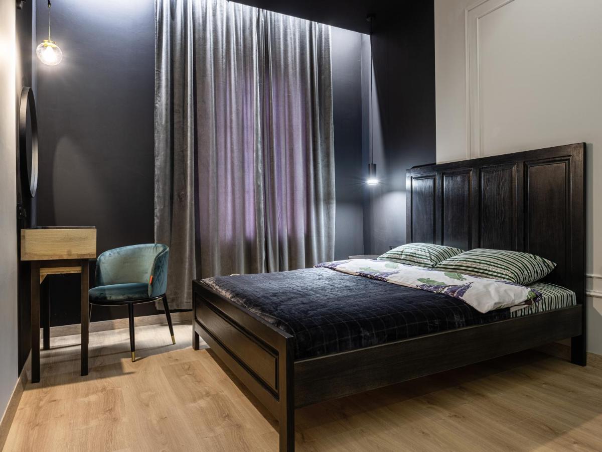 Modern Apartment Лвив Екстериор снимка