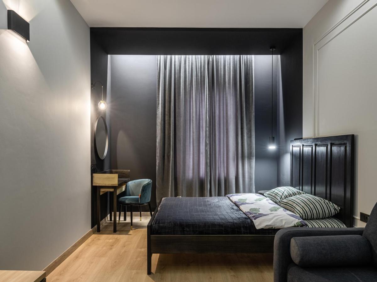 Modern Apartment Лвив Екстериор снимка
